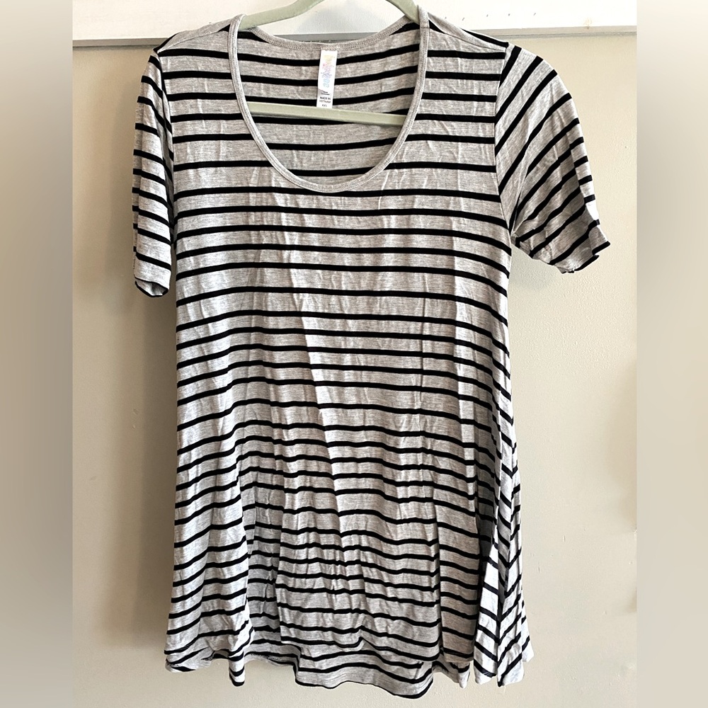 LuLaRoe Tunic Top Gray and Black Stripe XXS